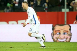 Były piłkarz Piasta nazwał Podolskiego idiotą. Niemiec odpowiedział