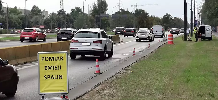 Sprawdzają, jak trują samochody w Warszawie. Zdalnie