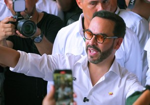 Desničarski kandidat Abelardo de la Espirela na izborima u Kolumbiji
