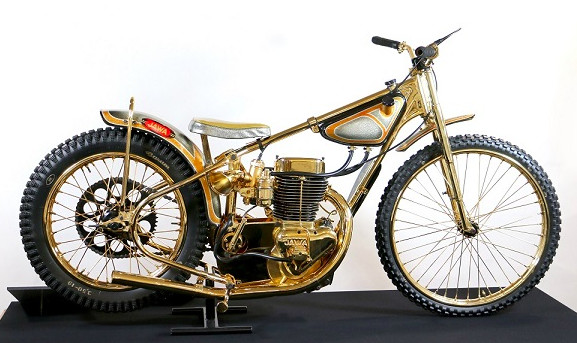 złoty motocykl Ivana Maugera