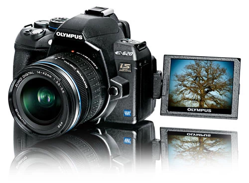 To właśnie ten kosztujący ponad 3000 zł aparat był w Komputroniku najlepej sprzedającą się cyfrówką czerwca 2009. fot. Olympus.pl.