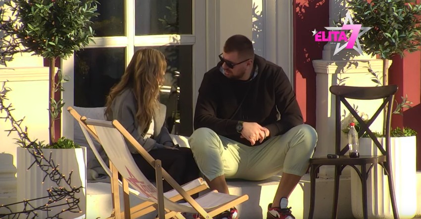 Janjuš i Aneli se svađaju u vezi