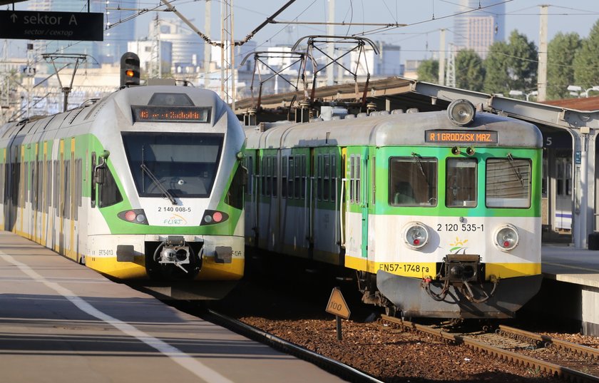 Wielki remont pociągów Kolei Mazowieckich. Kolejarze w ciągu dwóch lat całkowicie odnowią 72 najstarsze składy