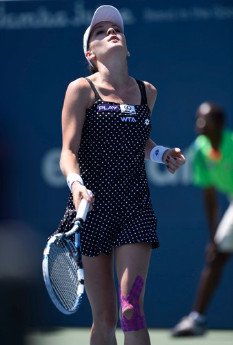 Sukienka w grochy nie przyniosła szczęścia Agnieszce Radwańskiej