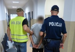Zgwałcił 60-letnią kobietę w kościele w Lesznie. 15-latek został zatrzymany przez policję. WIDEO