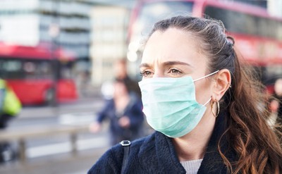 Anglia zrezygnowała z większości restrykcji covidowych