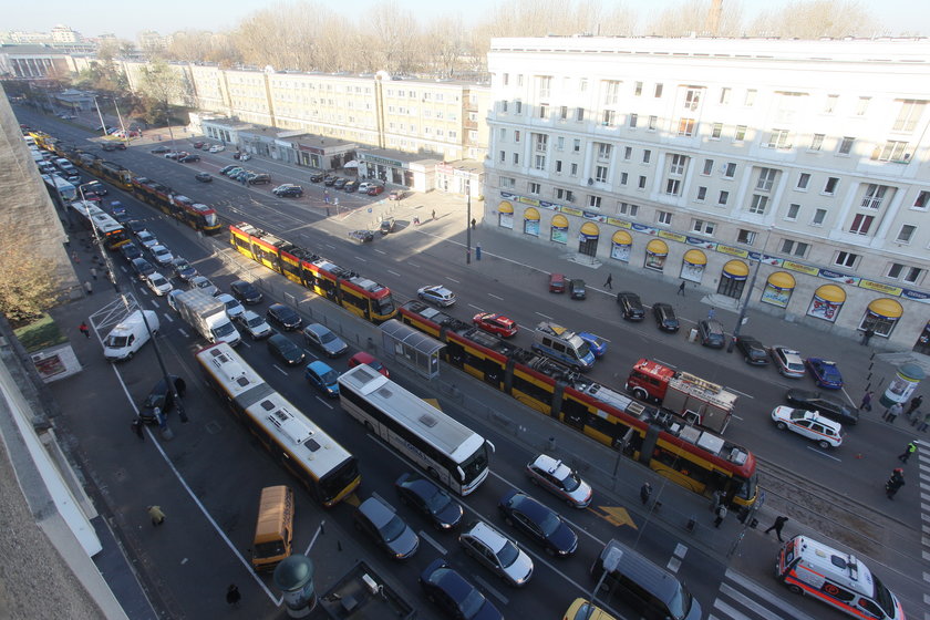 Zderzenie dwóch tramwajów w centrum Warszawy