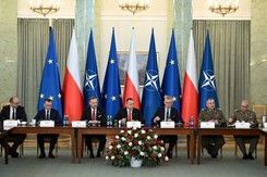 Polska uczestnikiem wojny hybrydowej. Prezydent Nawrocki na RBN wzywa do zwiększenia wydatków na obronność