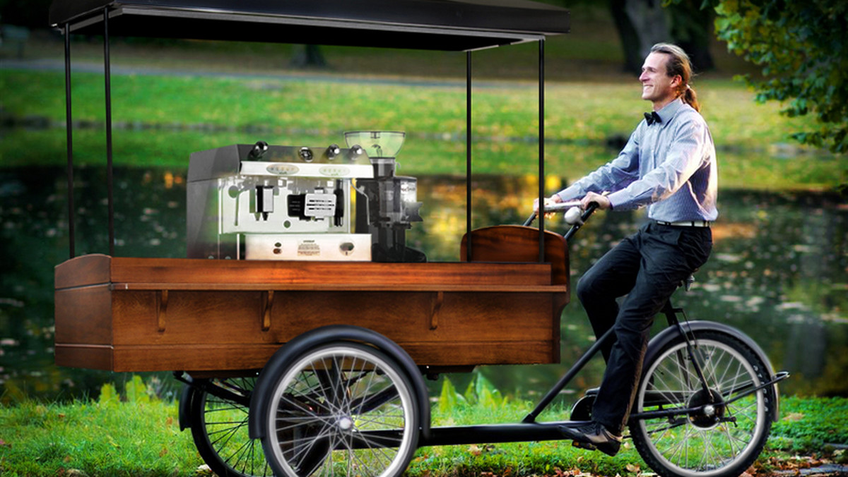 "Pan Rowerski" - to mobilna kawiarnia z meblami wykonanymi z części rowerowych. Od niedzieli będzie proponować kawę w alternatywnych przestrzeniach OFF Piotrkowska w Łodzi.