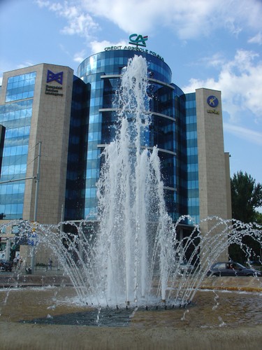 <b> Edgar Łukasiewicz - ma 21 lat i jego majątek szacuje się na około 630 mln zł</b>
<br>
<br>
Odziedziczył ogromny spadek po tym, jak na zawał serca zmarł w 2004 roku jego ojciec, Mariusz - twórca Lucas Banku i Eurobanku. Bank został sprzedany francuskiemu inwestorowi Société Générale. 
<br>
<br>
Rodzina bardzo chroni jego prywatność.