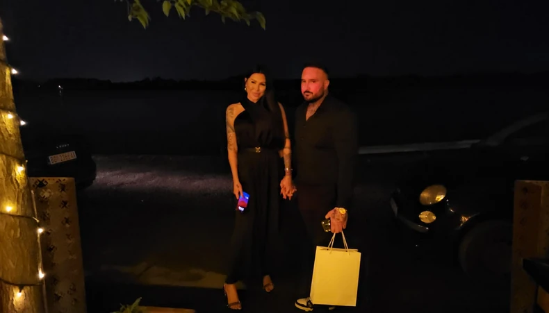 Tijana Ajfon sa dečkom