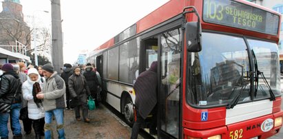 Pijany pasażer ugryzł kierowcę! Grozi mu nawet rok więzienia