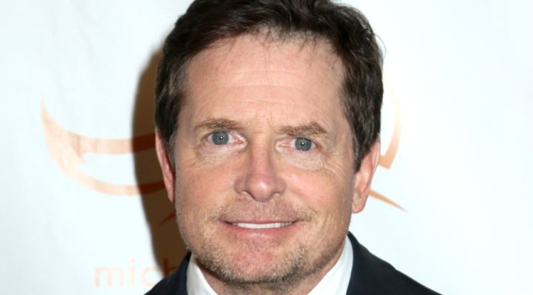 Michael J. Fox 57 évesen megcsináltatta élete első tetoválását - FOTÓ