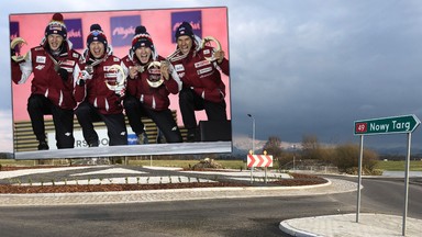 Niezwykła akcja kibiców. Nadali rondu imię "Polskich Skoczków". Teraz chcą, by je zalegalizować