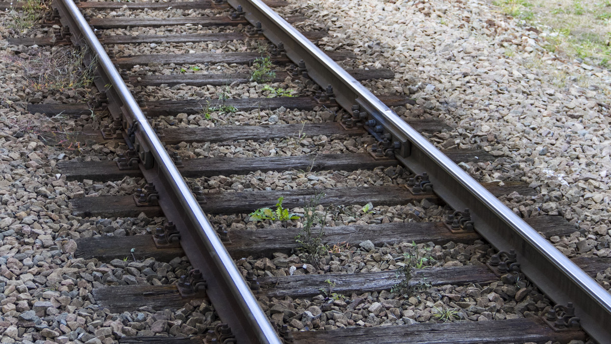 W Brwinowie (woj. mazowieckie) 38-letni mężczyzna wpadł pod pociąg. Z powodu tragedii część pociągów jest opóźniona - informuje RMF FM.
