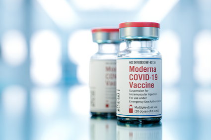 Niepokojące słowa szefa Moderny o Omikronie i szczepionkach