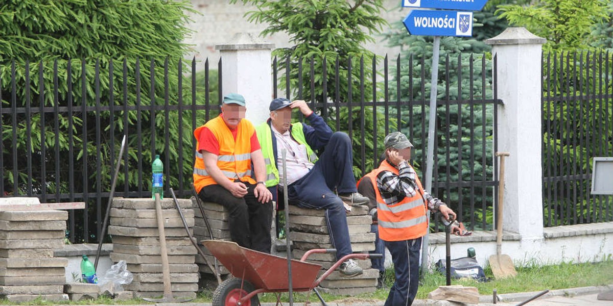 Tak budują chodniki