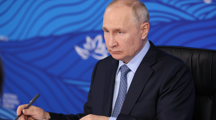 Vlagyimir Putyin, Oroszország elnöke valószínűleg a NATO-nak üzent: ne szóljon bele az ukrajnai fegyveres konfliktusba / Fotó: MTI/AP/Pool/Kreml/Mihail Mecel