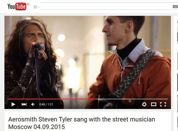 Steven Tyler zaskoczył ulicznego grajka i dołączył do jego występu [WIDEO]