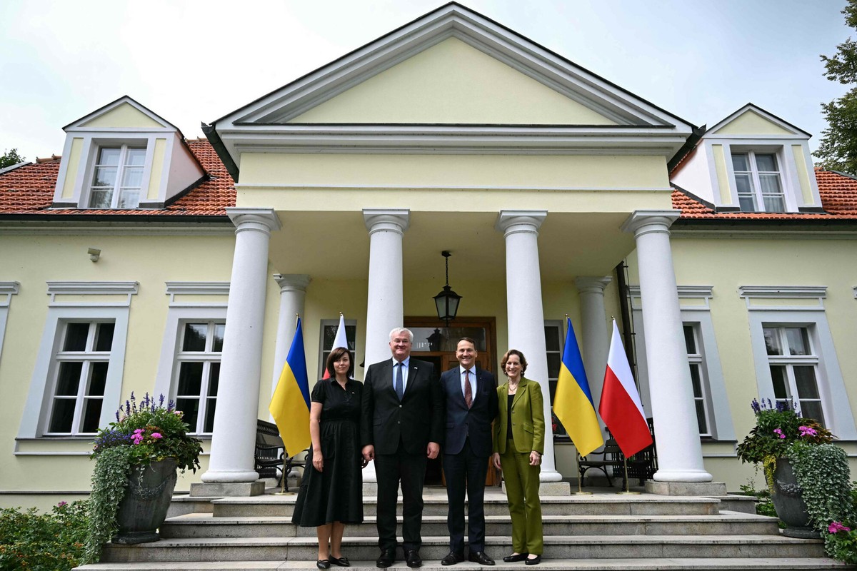 Dom Radosława Sikorskiego to "miękka siła". Przyciąga światowych liderów