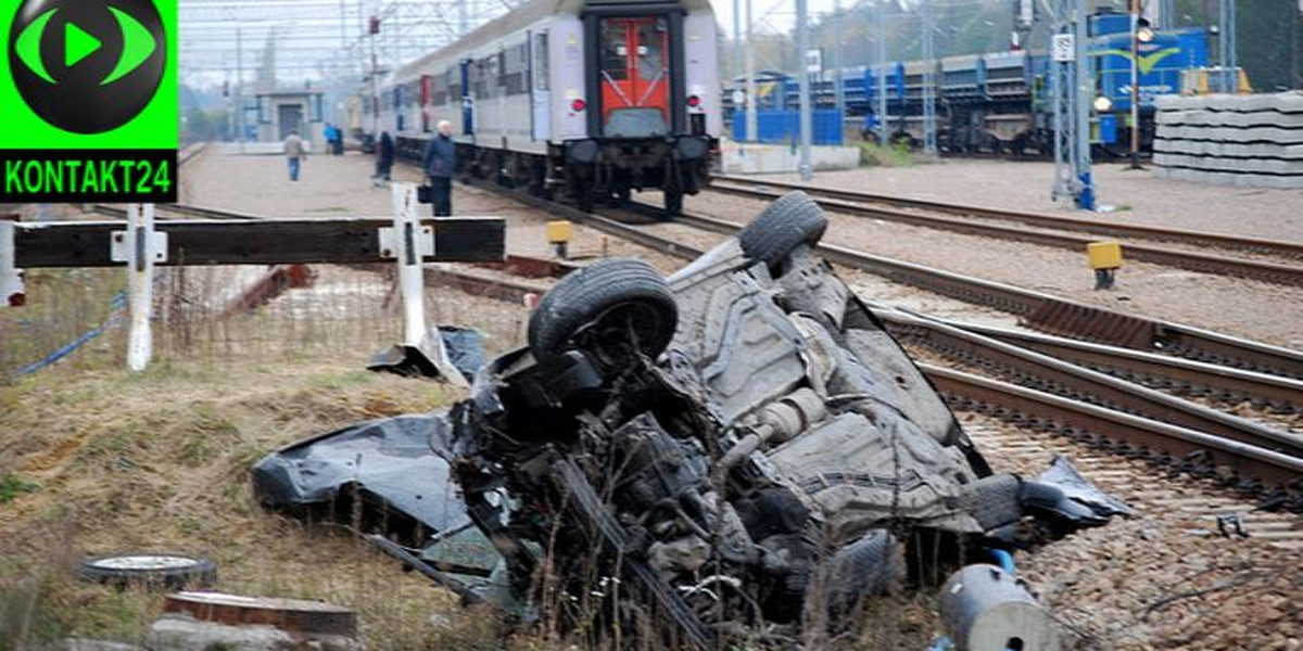 Samochód zderzył się pociągiem