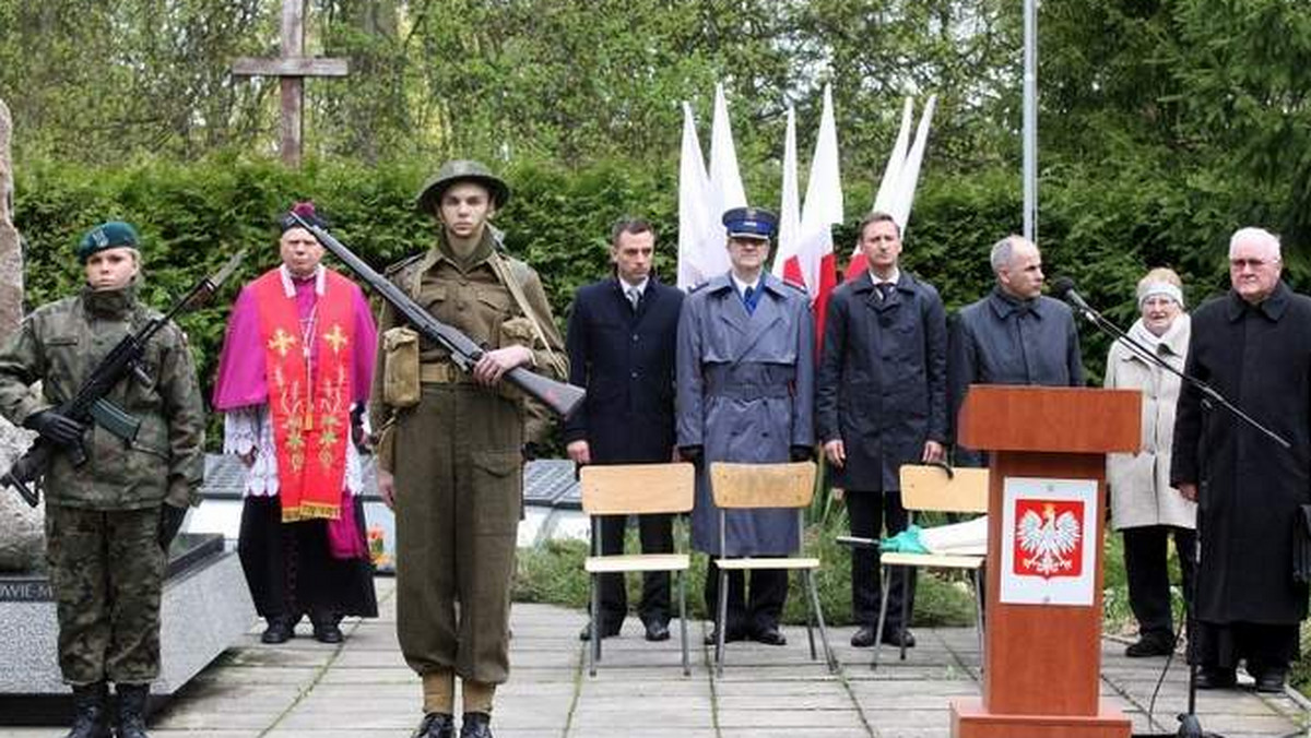 Na Cmentarzu Centralnym w Szczecinie zostały zorganizowane uroczystości w 74. rocznicę zbrodni katyńskiej.