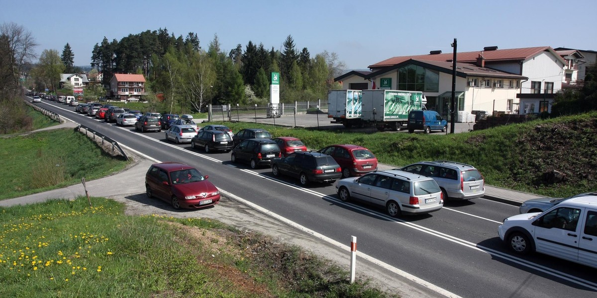 Polacy wyjeżdżają na majówkę. Na drogach istny armagedon 