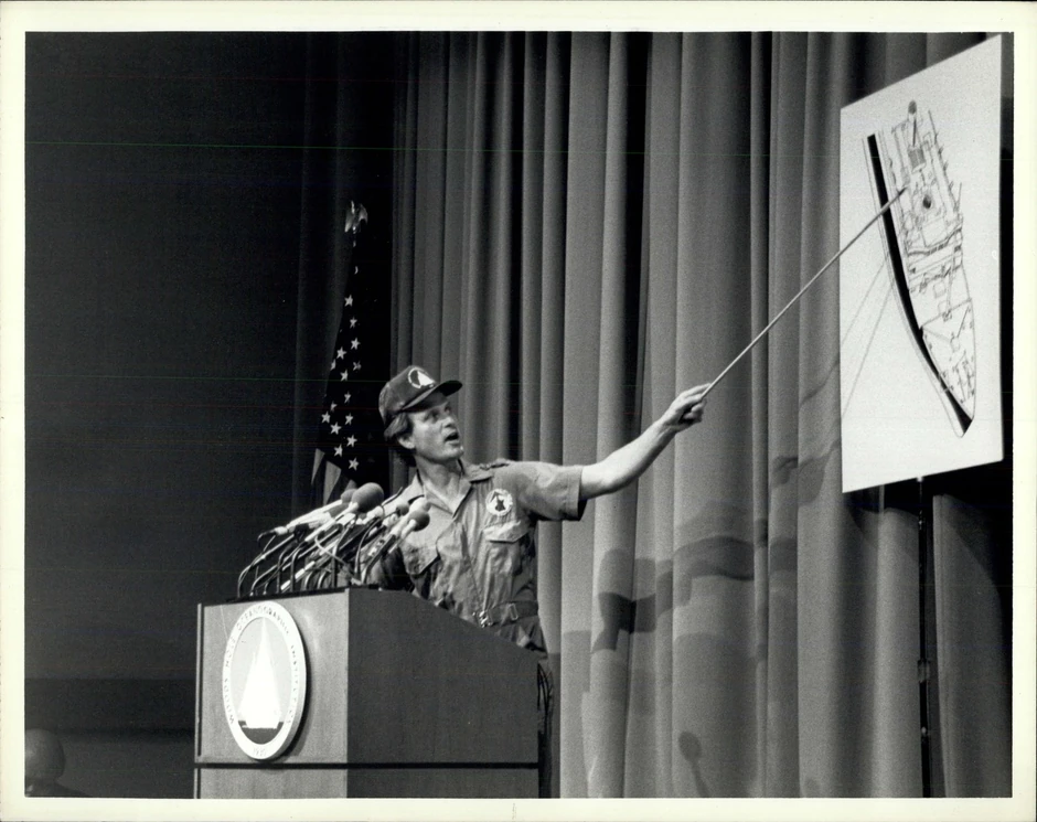 Robert Balard 1985. nakon pronalaska olupine Titanika