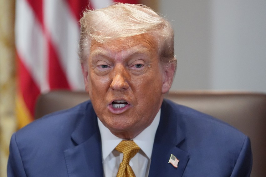 Donald Tramp na sastanku kabineta u Beloj kući 8. juna