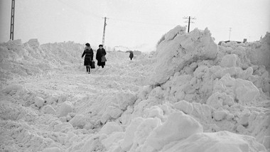 takiej zimy w polsce nie było od dekad, a to tylko początek – paraliż, mróz i śnieg, które zapierają dech w piersiach