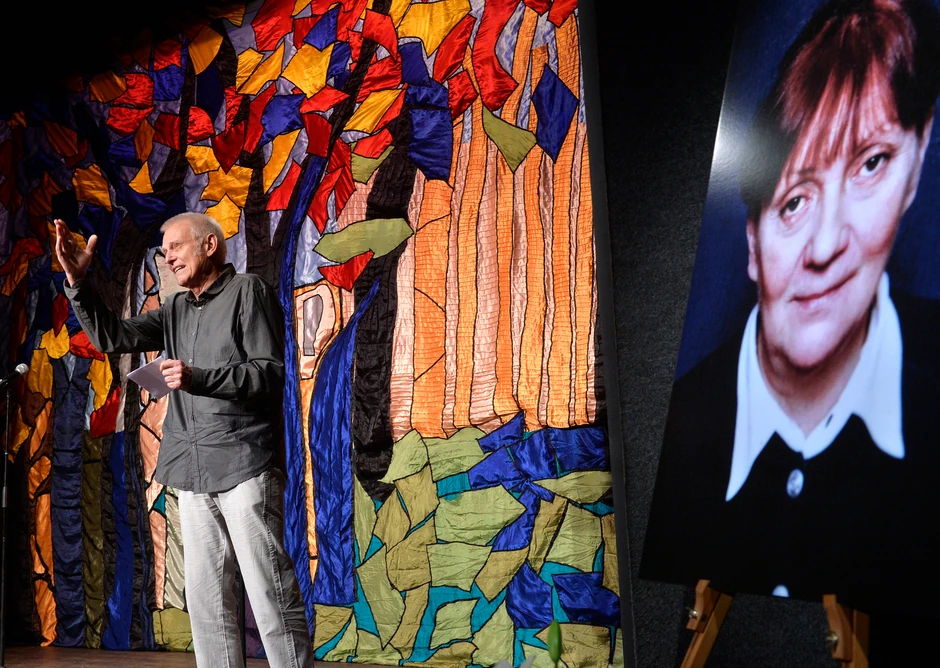 Komemoracija, Caca Aleksić