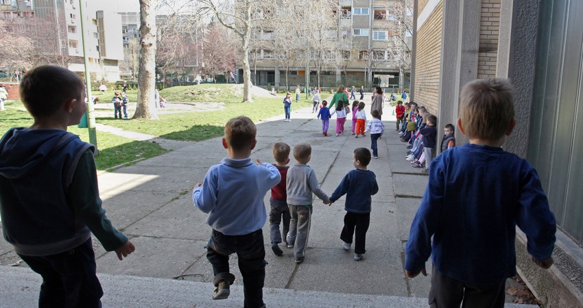 Roditelji bi prema uredbi trebali da dobiju naknadu od 70 odsto