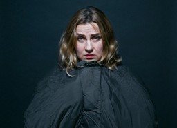 Uczestniczka protestu przed TVP: Rządowa telewizja zrobiła z nas osoby, które napadają i używają przemocy