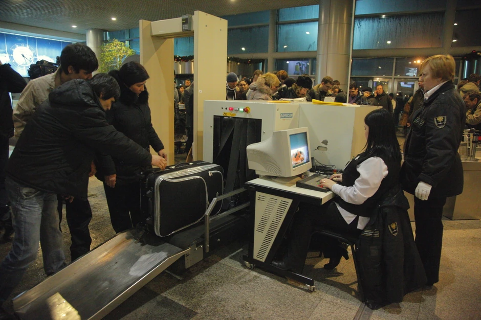 Na aerodromu Domodedovo je prilikom eksplozije poginulo najmanje 35 osoba i više od 100 povređeno
