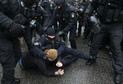 Protesty przed siedzibą TV w Kijowie