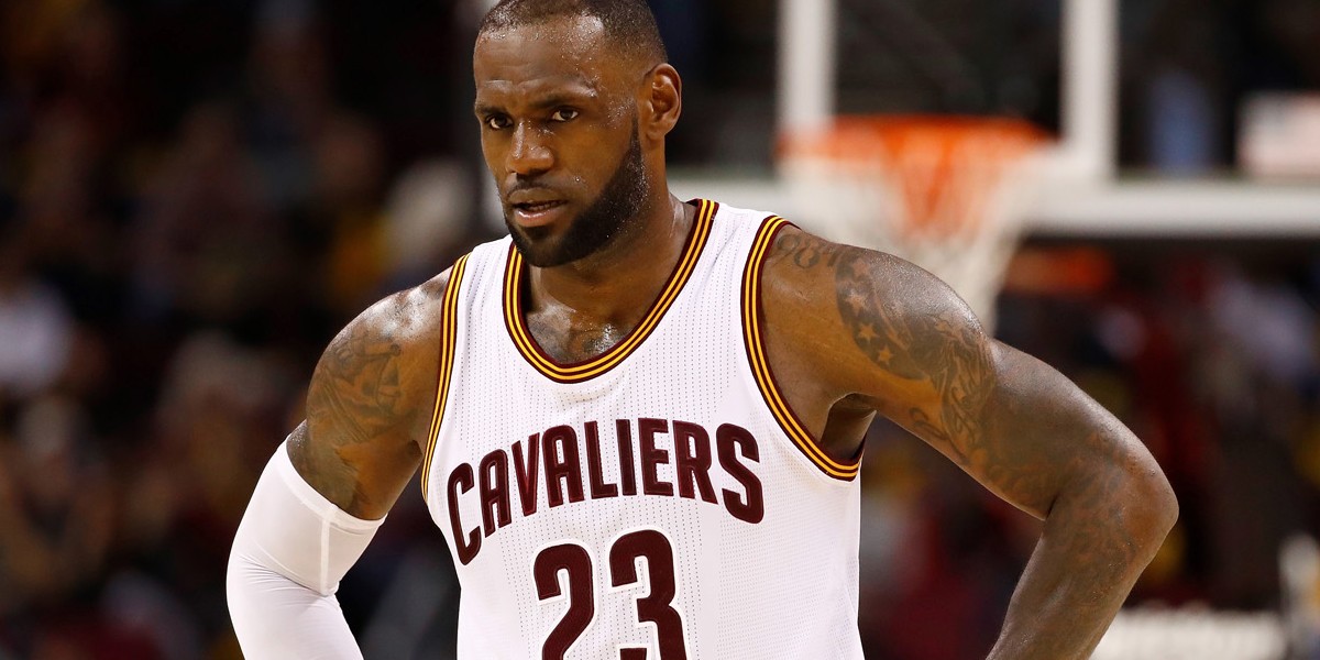 LeBron James issues warning to LaVar Ball: 'Keep my family out of your mouth'