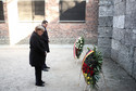 Angela Merkel i Mateusz Morawiecki złożyli wieńce przed Ścianą Straceń