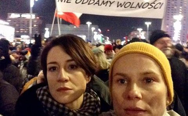 Ostaszewska na marszu KODu protestowała przeciwko "dekonstruowaniu państwa przez obecną władzę"