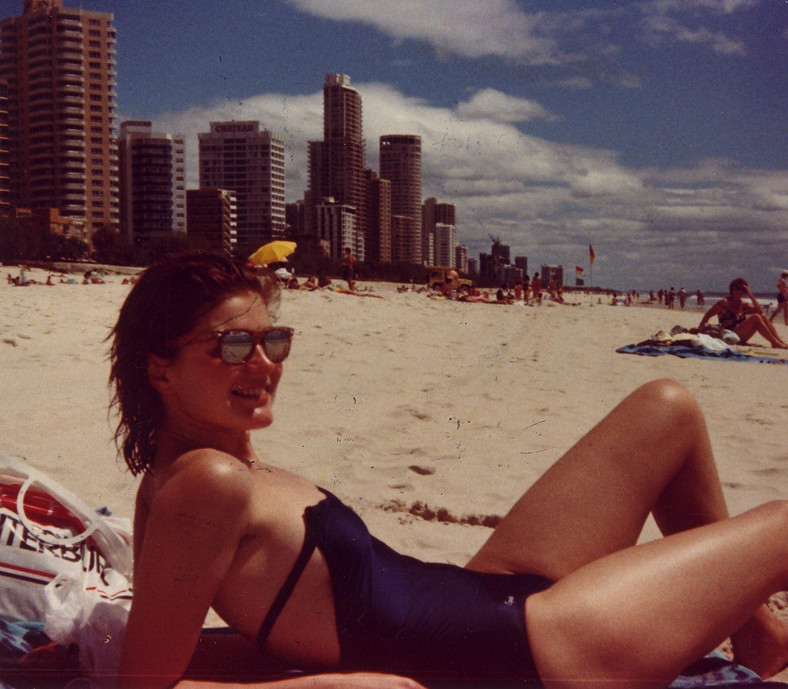 Iwona Katarzyna Pawlak na plaży w Australii