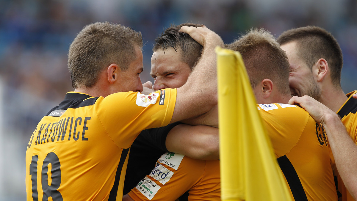 Wojewoda śląski postanowił zamknąć na trzy najbliższe spotkania stadion GKS-u Katowice - poinformował klub z Bukowej na swojej oficjalnej stronie.