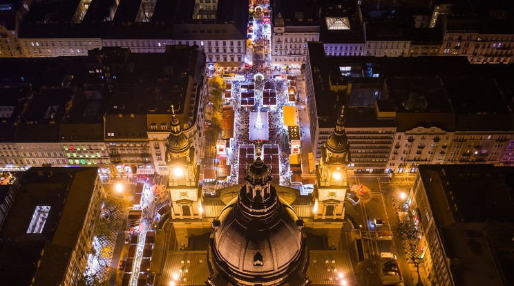 Ismét Budapesté lehet Európa legszebb karácsonyi vására, szavazzuk meg együtt! /Fotó: Advent Bazilika 