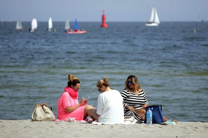 Karolina Szostak na plaży