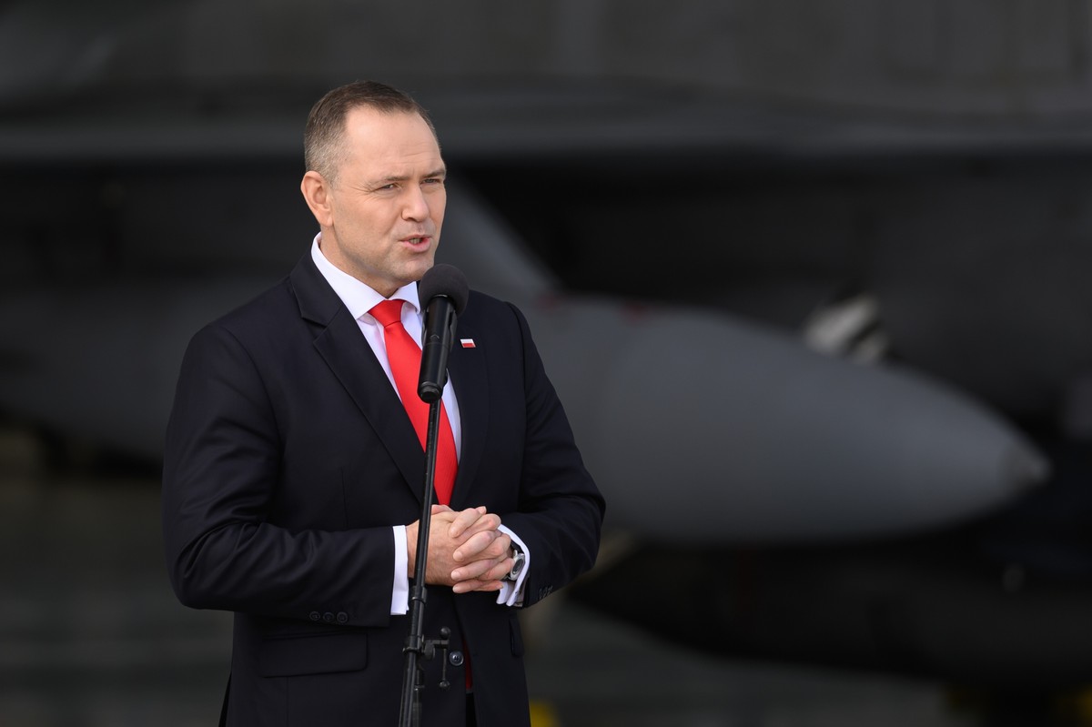 Prezydent Karol Nawrocki podczas przemówienia. Dziś prezydent Polski udaje siędo Niemiec - tam ma upominać się o reparacje wojenne