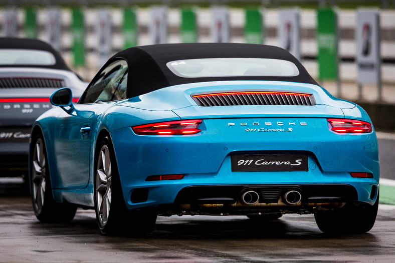 Porsche Carrera S i Turbo S na torze Istanbul Park