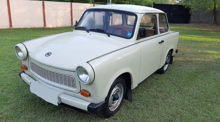 A kétütemű Trabant annyira megkímélt, hogy szinte teljesen új / Fotó: Szabó Attila