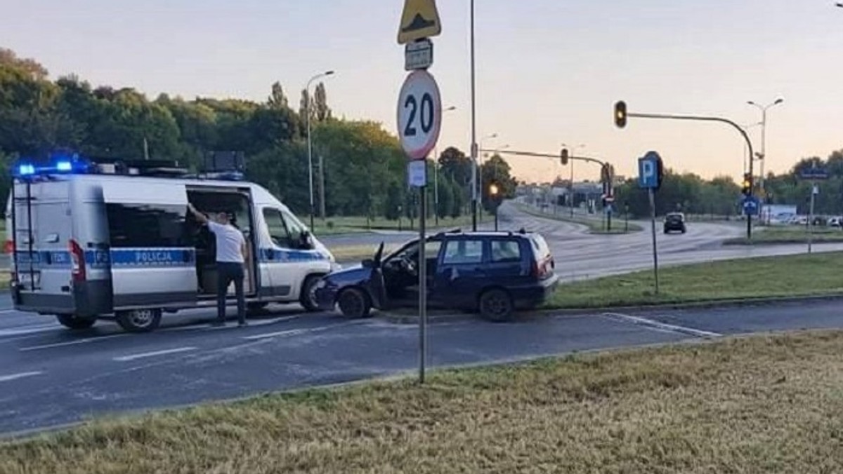 Łódź: pijany kierowca próbował uciec i potrącił policjanta