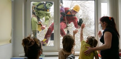 Superbohaterowie odwiedzili małych pacjentów! Niezwykła akcja w ramach finału WOŚP