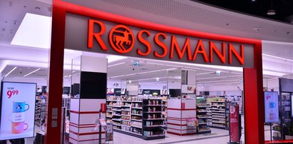 Konkurencja Rossmanna się wścieknie. Sieć obniżyła ceny ponad 200 produktów. Wśród nich kultowe