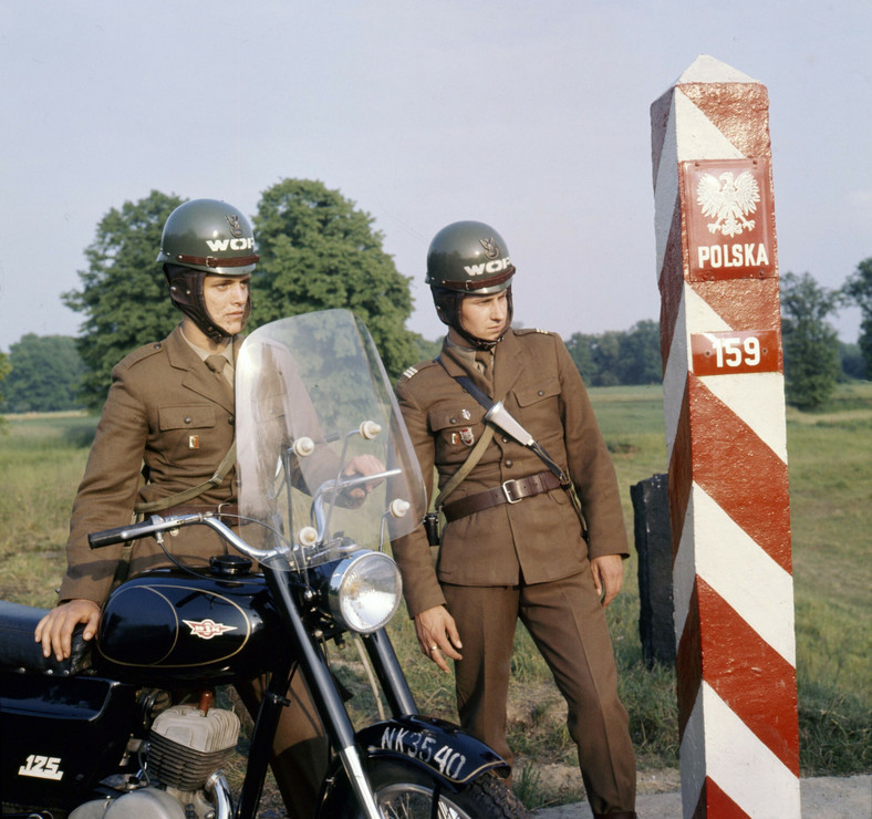 Żołnierze Wojsk Ochrony Pogranicza na zachodniej granicy Polski, lata 70. XX w.