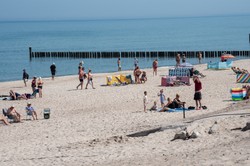 Zakazy kąpieli nad Bałtykiem. Takiego końca wakacji nikt się nie spodziewał